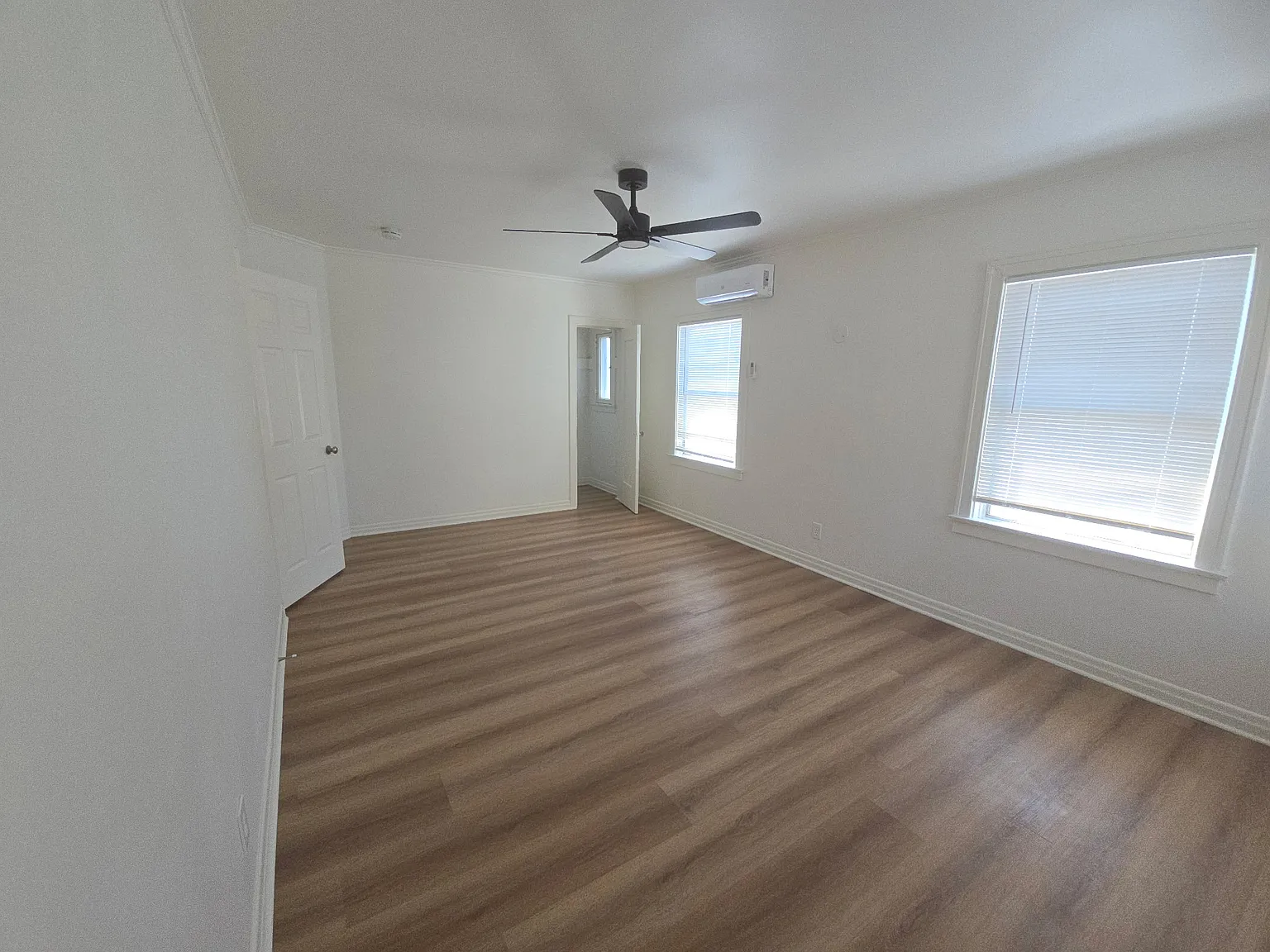 2 bed, 1.5 bath, 1200 sqft, $2,950 — Photo 2