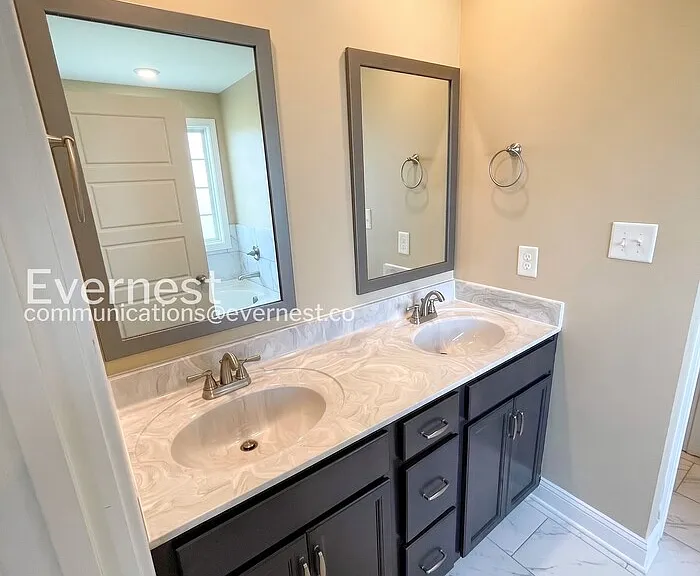 311 Dugger Dr — Photo 9