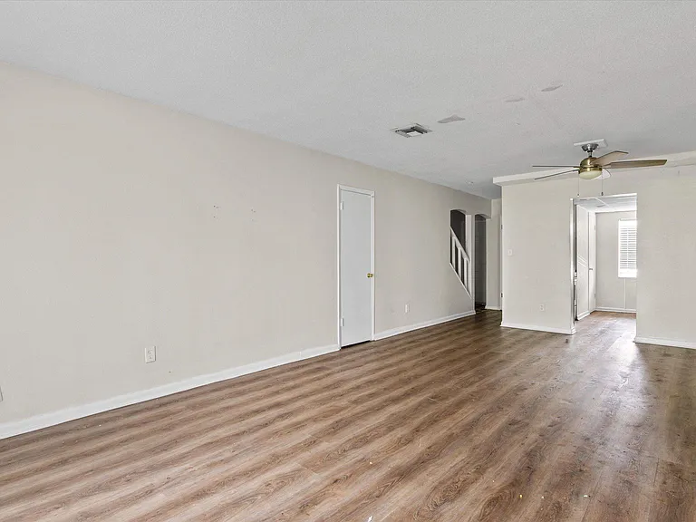 2325 W Pensacola St #121 — Photo 2