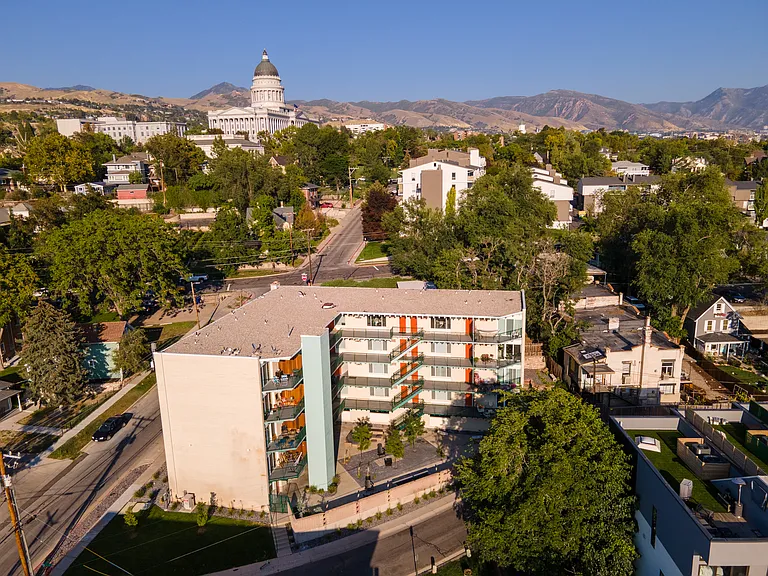 Valli Hi Apartments — Photo 14