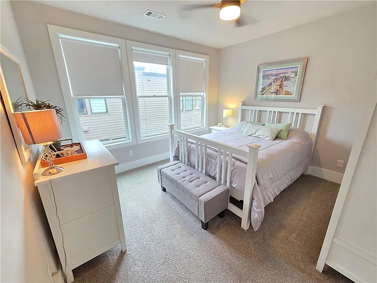 318 Gibson St SE — Photo 33