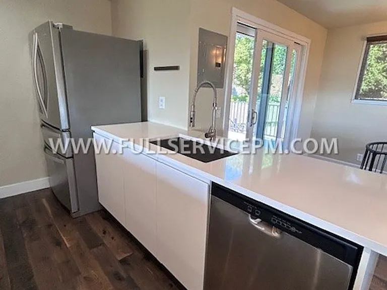 7412 Military Rd S — Photo 11