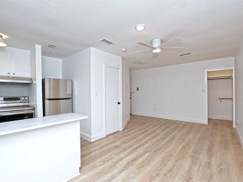 1st image of 3105 Glen Ora St APT 9