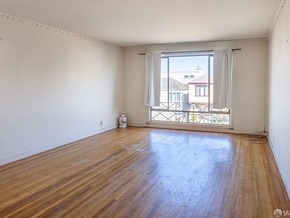 4th image of 33-35 Fortuna Ave