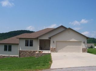 24 Bandy Dr, Holiday Island, AR 72631