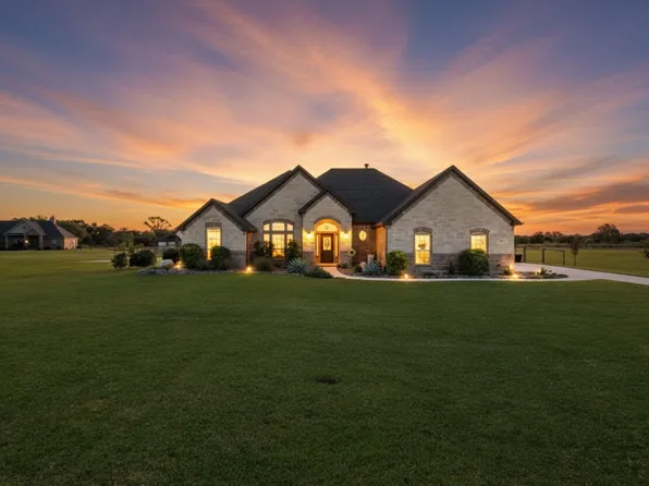 104 Carls Ct, Boyd, TX 76023