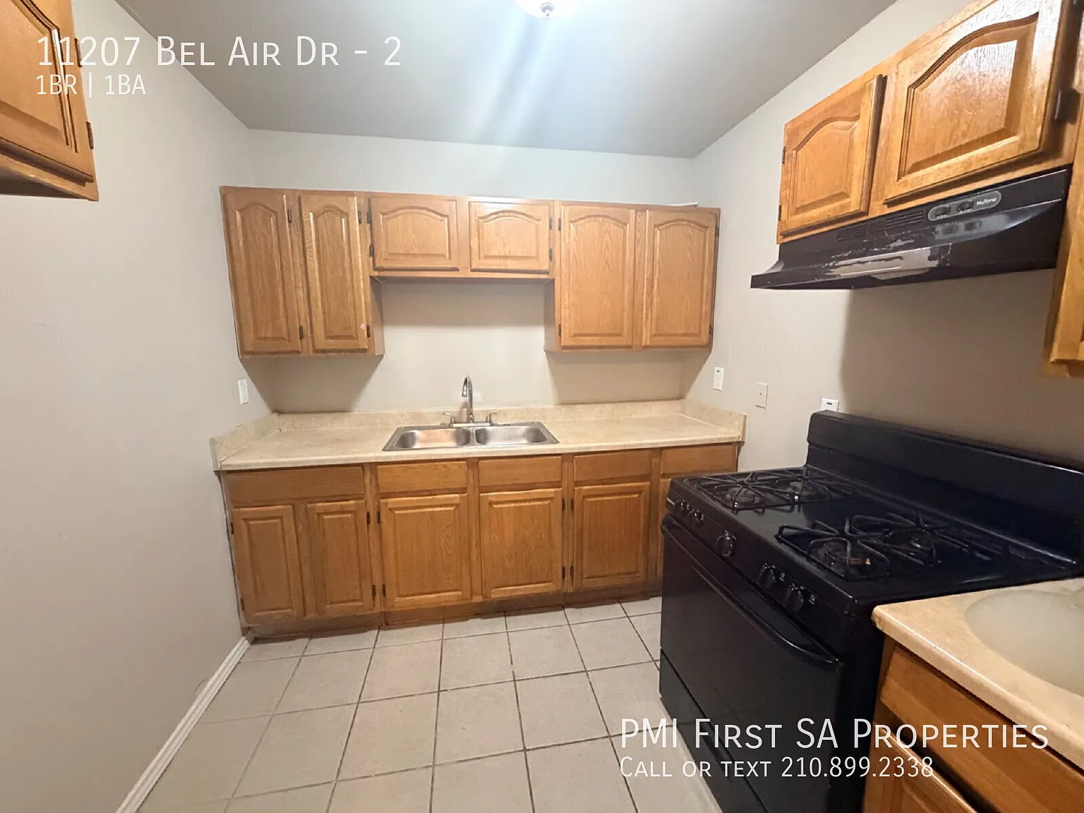 Fourplex one bedroom unit is ready to move in in Castle Hill. — Photo 2