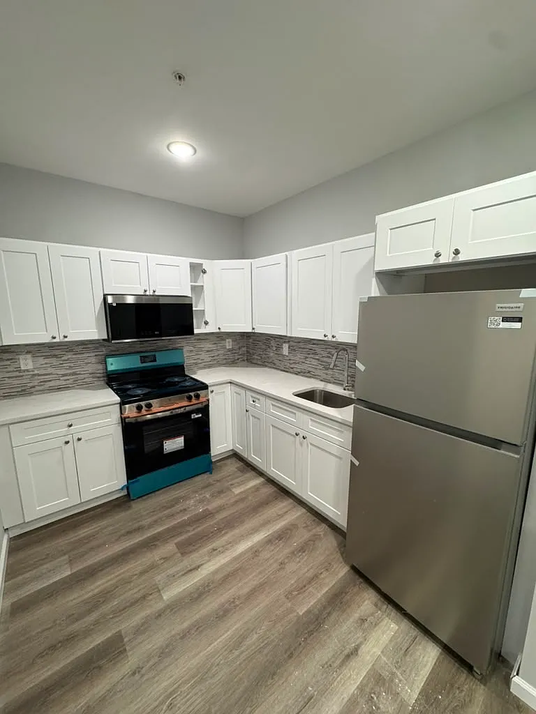 1 bed, $2,045 — Photo 2