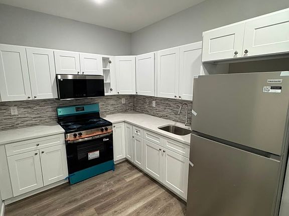 2nd image of 445-447 Summer St #1