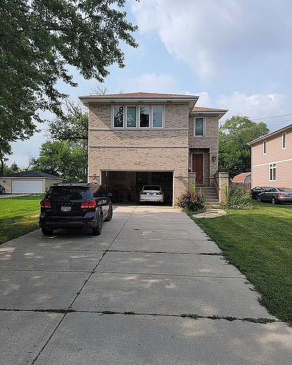 1st image of 10716 Diversey Ave