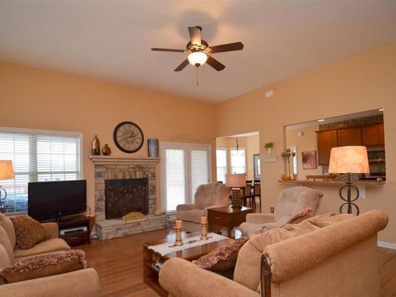 2nd image of 3365 Blackford Pkwy
