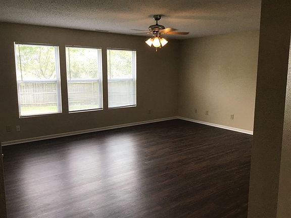 3rd image of 5549 Grassy Bank Dr
