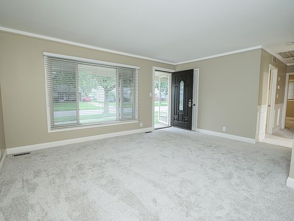 5th image of 47337 Winthrop St