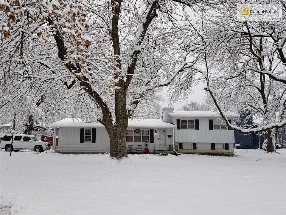 Beautifully situated in the heart of Gladstone on a treed corner lot.