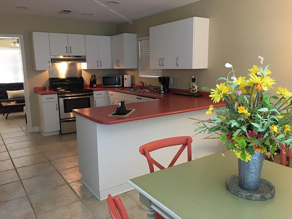 1st image of 1126 E Lee Blvd #1126