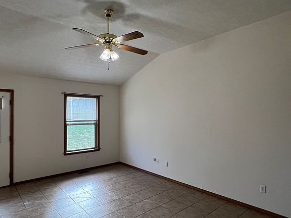 3rd image of 1908 N Gregory Dr