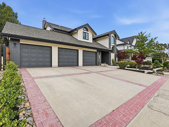 2nd image of 909 Opal Ln