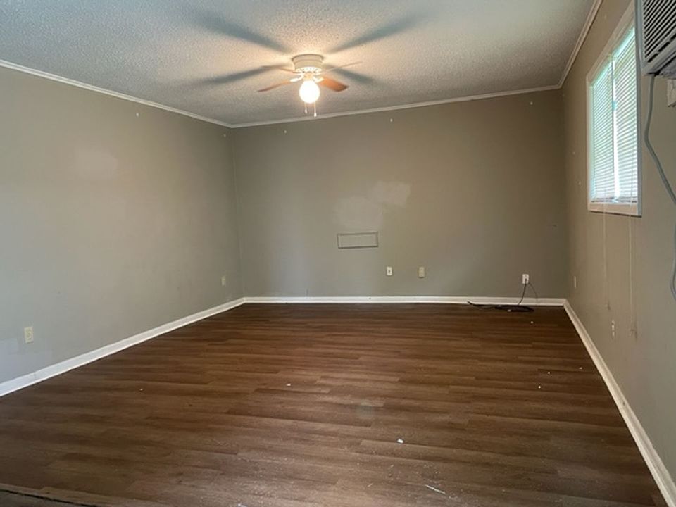 2nd image of 2031 3rd St Unit 8