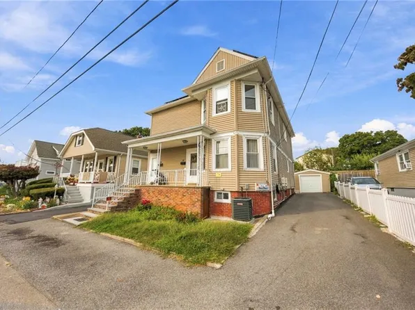 37-39 Old Oak Ave, Cranston, RI 02920