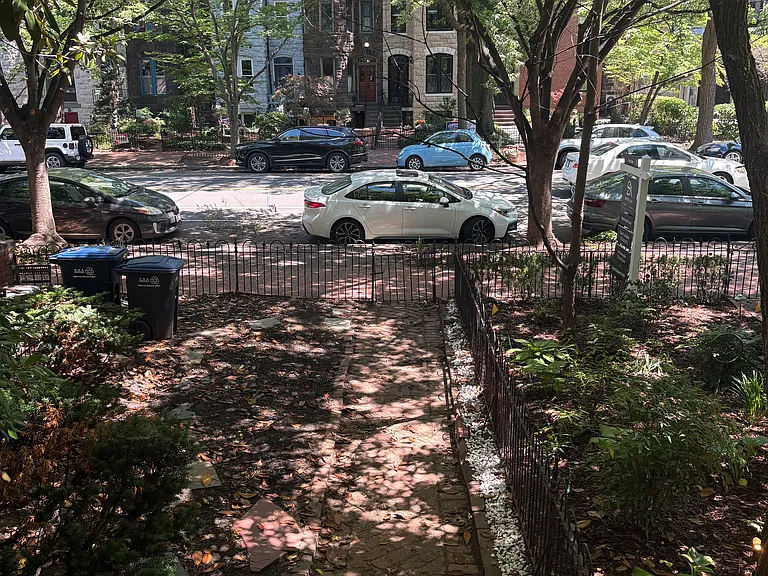 812 N Carolina Ave SE — Photo 2