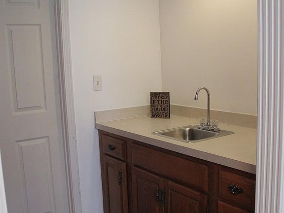 4th image of 4009 Hillside Dr
