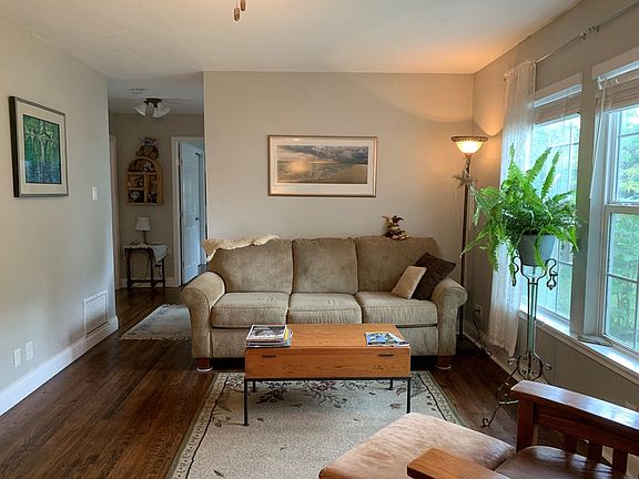 3rd image of 507 N Lewis Ave