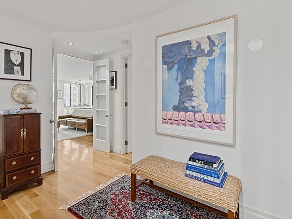 3rd image of 5 E 22nd St APT 9J