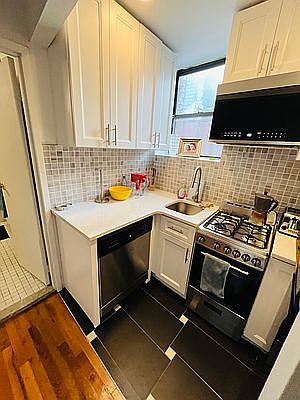4th image of 601 10th Ave #5F