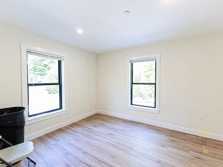 460 Washington St #1 — Photo 8