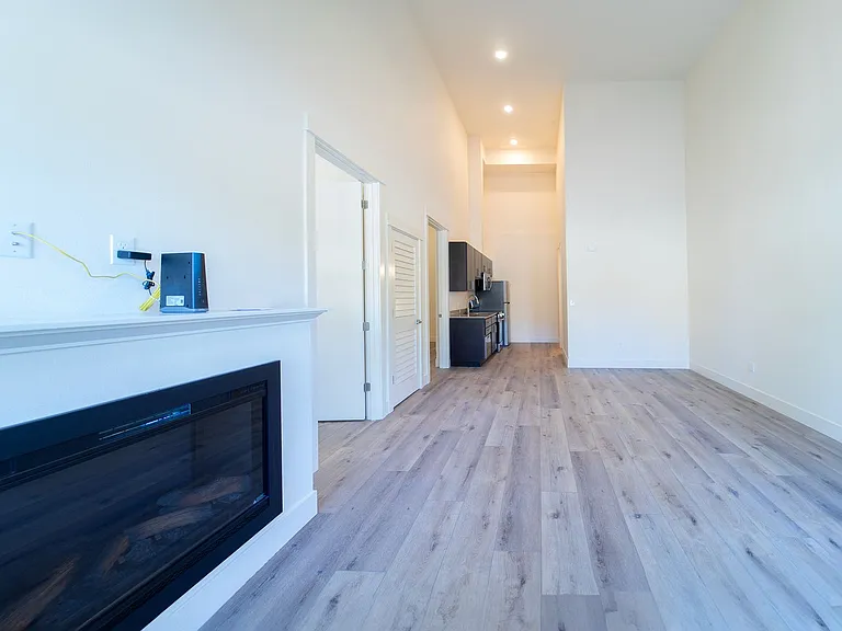 Capitol Hill Apartments — Photo 186