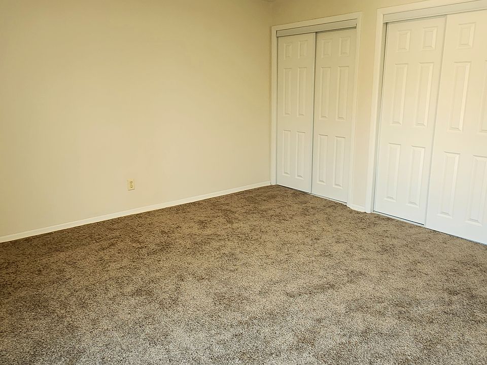 1st image of 924 E Willow St #11218426