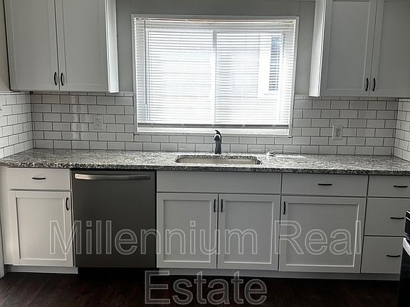 5th image of 747 E Mansfield Ave