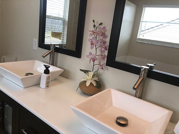 4th image of 9052 Kingsley Dr
