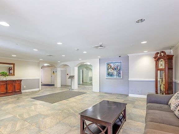 5th image of 115 W Squantum St APT 616