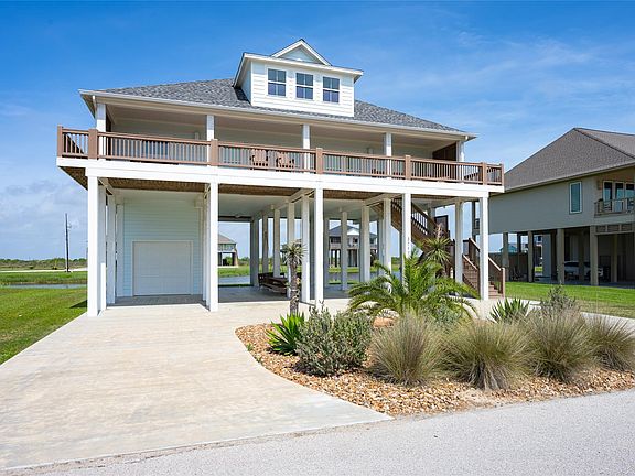 2nd image of 3717 Biscayne Beach Rd