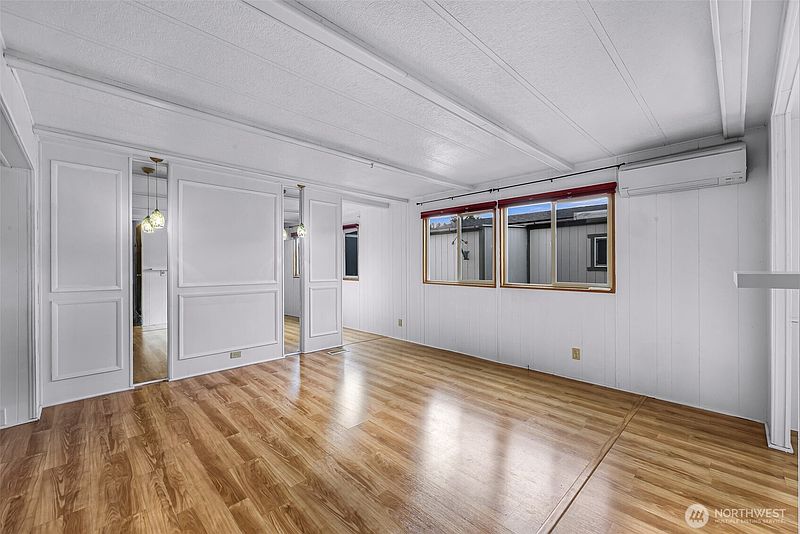 3rd image of 1200 Lincoln Street #103