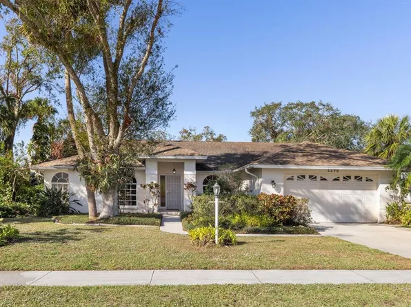 4498 Diamond Cir E, Sarasota, FL 34233