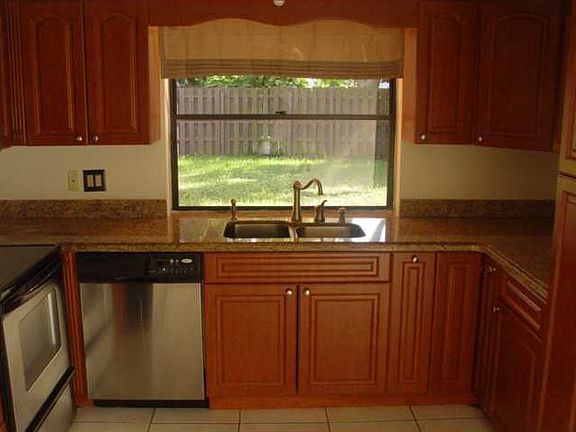 4th image of 4345 SW 148 Avenue Ct