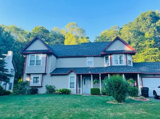 8 Victorian Woods Ln, South Windsor, CT 06074