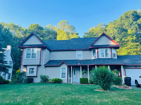 8 Victorian Woods Ln, South Windsor, CT 06074