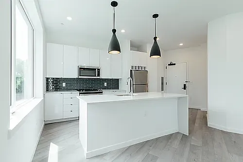130 Monitor Street — Photo 27