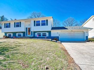 106 Lakewood Dr, Brighton, IL 62012