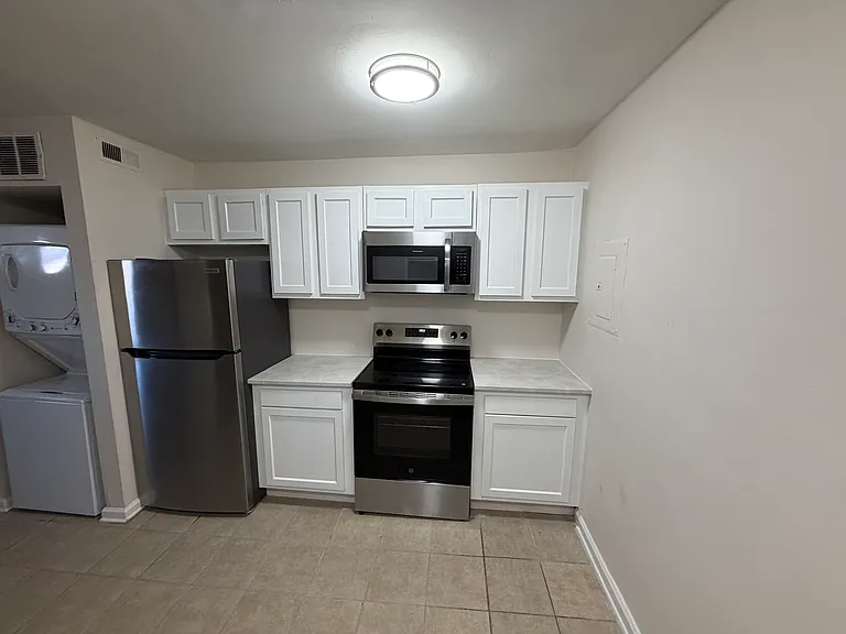 700 Kecoughtan Rd #C — Photo 2