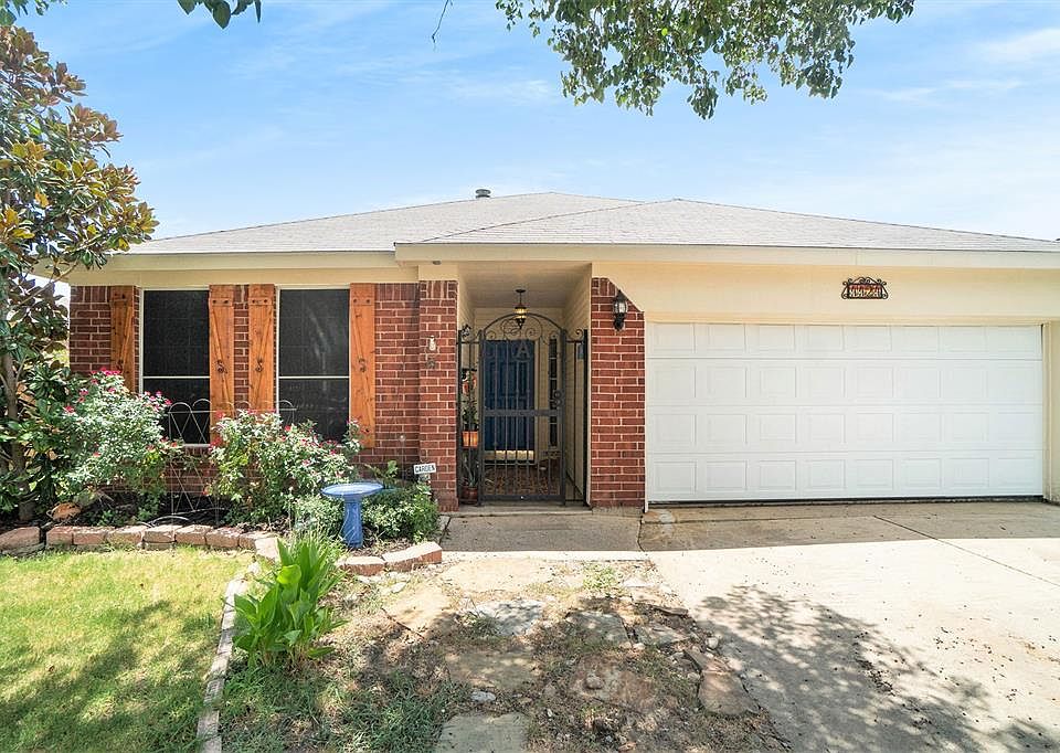 1st image of 4424 Park Creek Ct