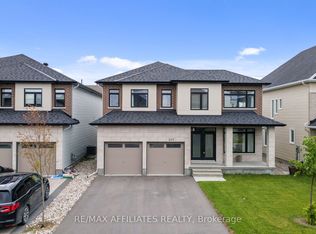 207 Osterley Way, Ottawa, ON K2S2N6