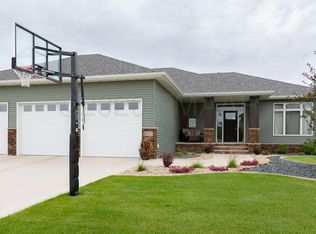 5921 Osgood Pkwy S, Fargo, ND 58104