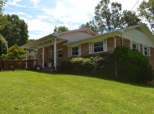 430 Carters Ridge Rd, Spruce Pine, NC 28777