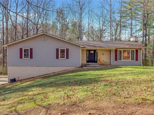 307 Little Berry Ln, Wilkesboro, NC 28697