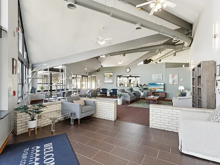 26-web-or-mls-Kennedy Dr-0611-905