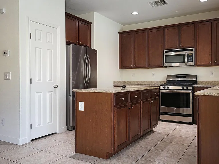 5663 Iron Rock Dr — Photo 5